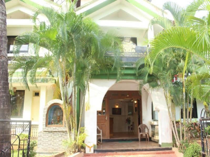Hotel Amigo Plaza Colva Exterior foto